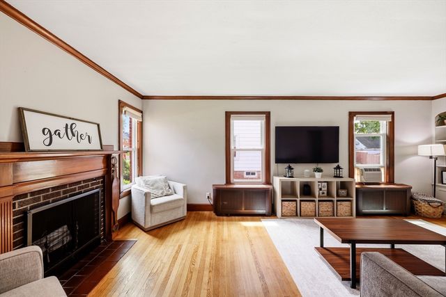 66 Rencelau St, Springfield, MA 01118