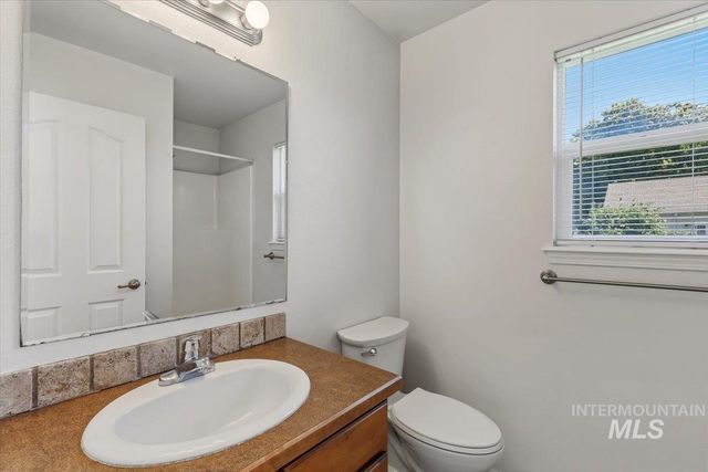 18200 Calico Ave, Nampa, ID 83687