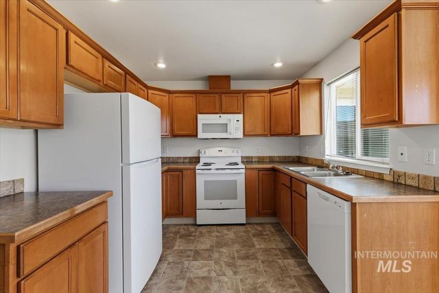 18200 Calico Ave, Nampa, ID 83687