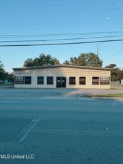 3019 Chicot Street, Pascagoula, MS 39581