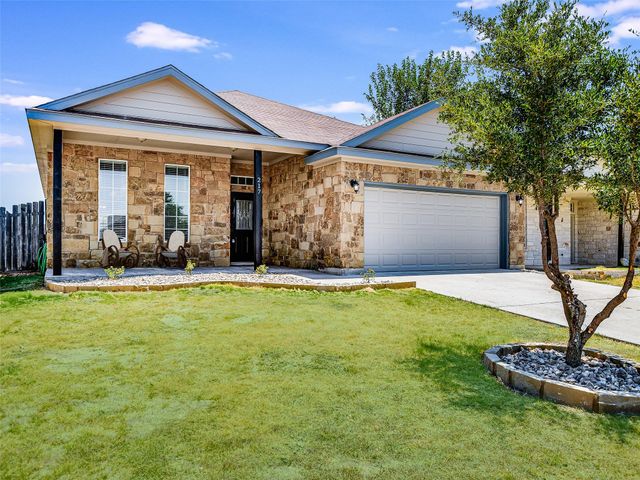 217 Geode LN, Jarrell, TX 76537