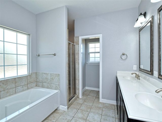 217 Geode LN, Jarrell, TX 76537