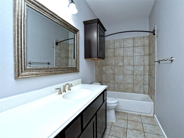 217 Geode LN, Jarrell, TX 76537