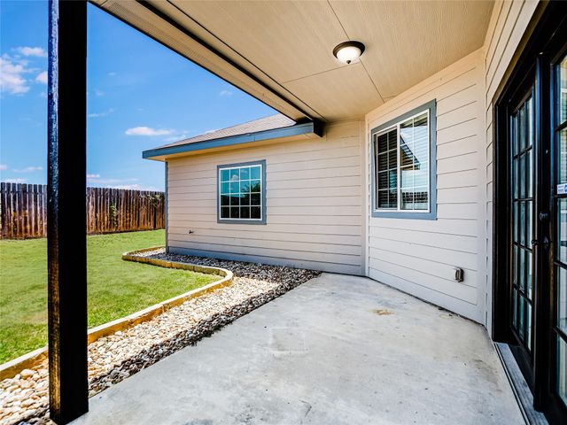 217 Geode LN, Jarrell, TX 76537