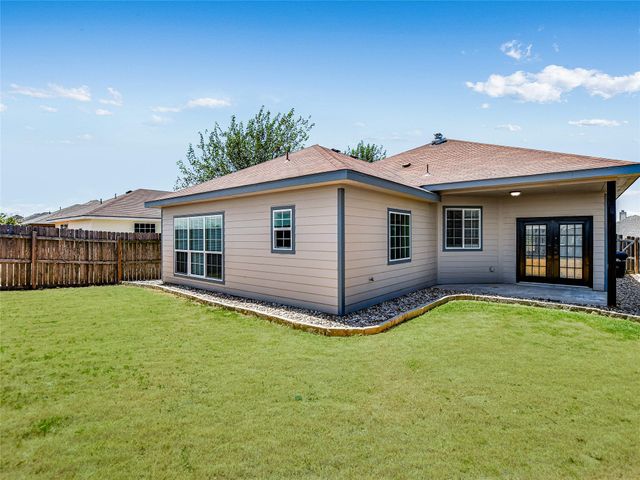 217 Geode LN, Jarrell, TX 76537