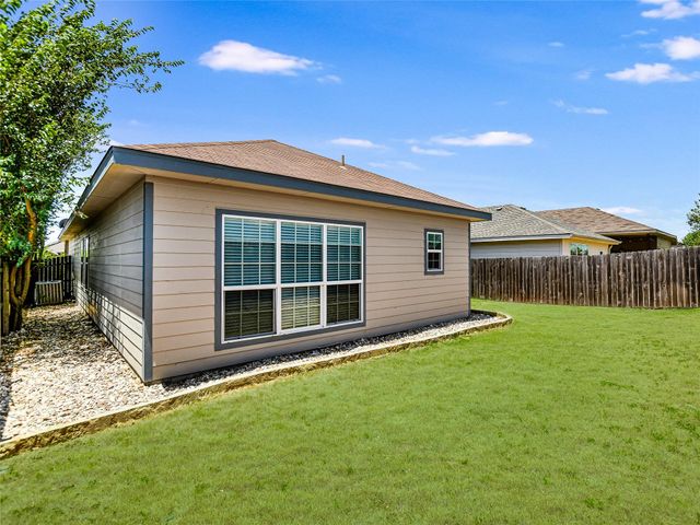 217 Geode LN, Jarrell, TX 76537