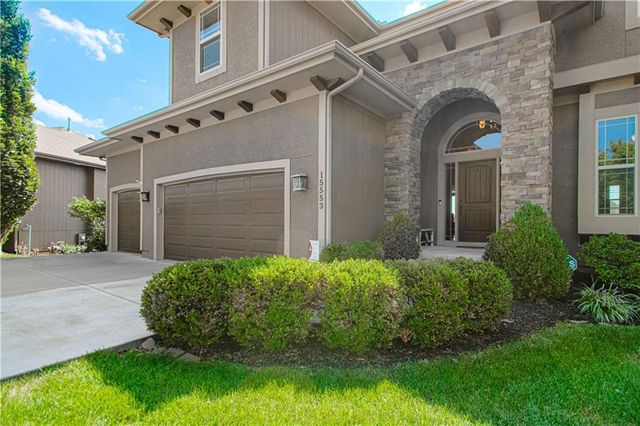 15553 W 163rd Terrace, Olathe, KS 66062