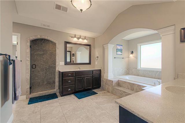 15553 W 163rd Terrace, Olathe, KS 66062