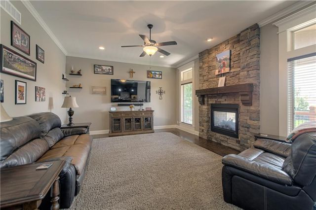 15553 W 163rd Terrace, Olathe, KS 66062