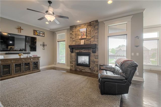 15553 W 163rd Terrace, Olathe, KS 66062