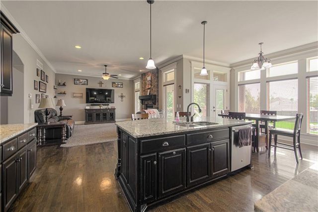 15553 W 163rd Terrace, Olathe, KS 66062
