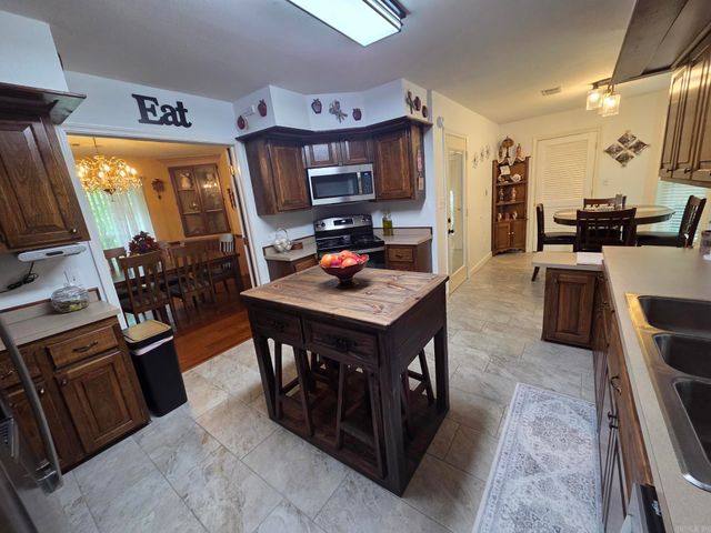 1402 Holmes Road, Searcy, AR 72143