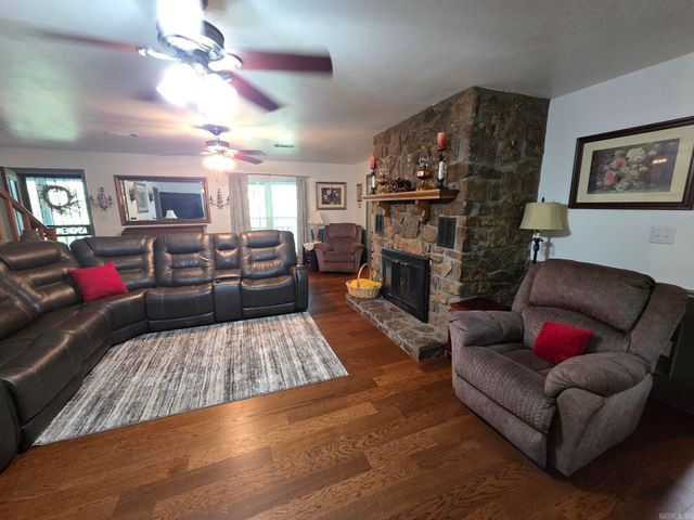 1402 Holmes Road, Searcy, AR 72143