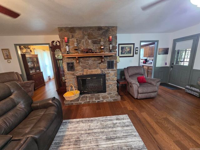 1402 Holmes Road, Searcy, AR 72143