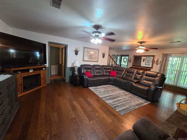 1402 Holmes Road, Searcy, AR 72143