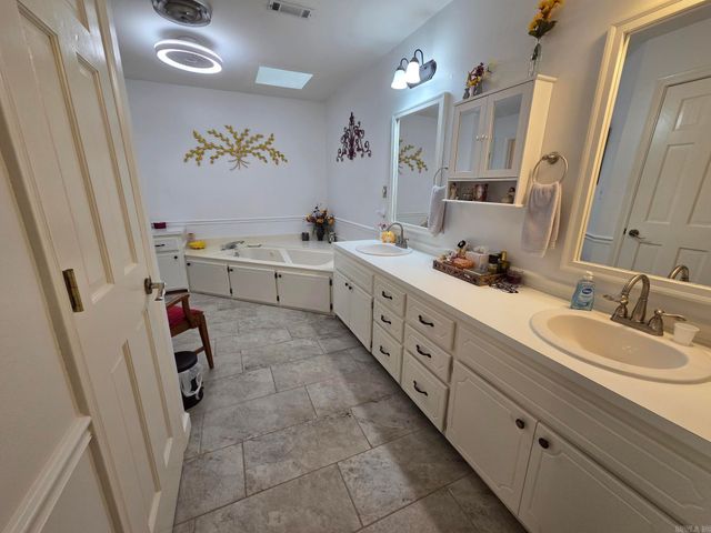 1402 Holmes Road, Searcy, AR 72143