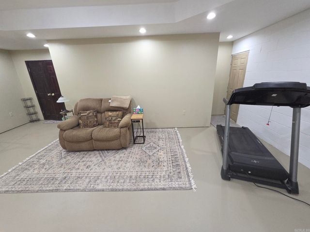 1402 Holmes Road, Searcy, AR 72143