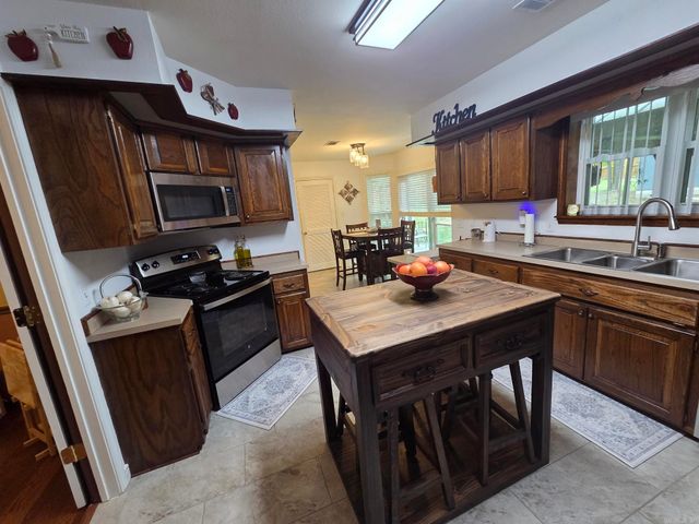 1402 Holmes Road, Searcy, AR 72143