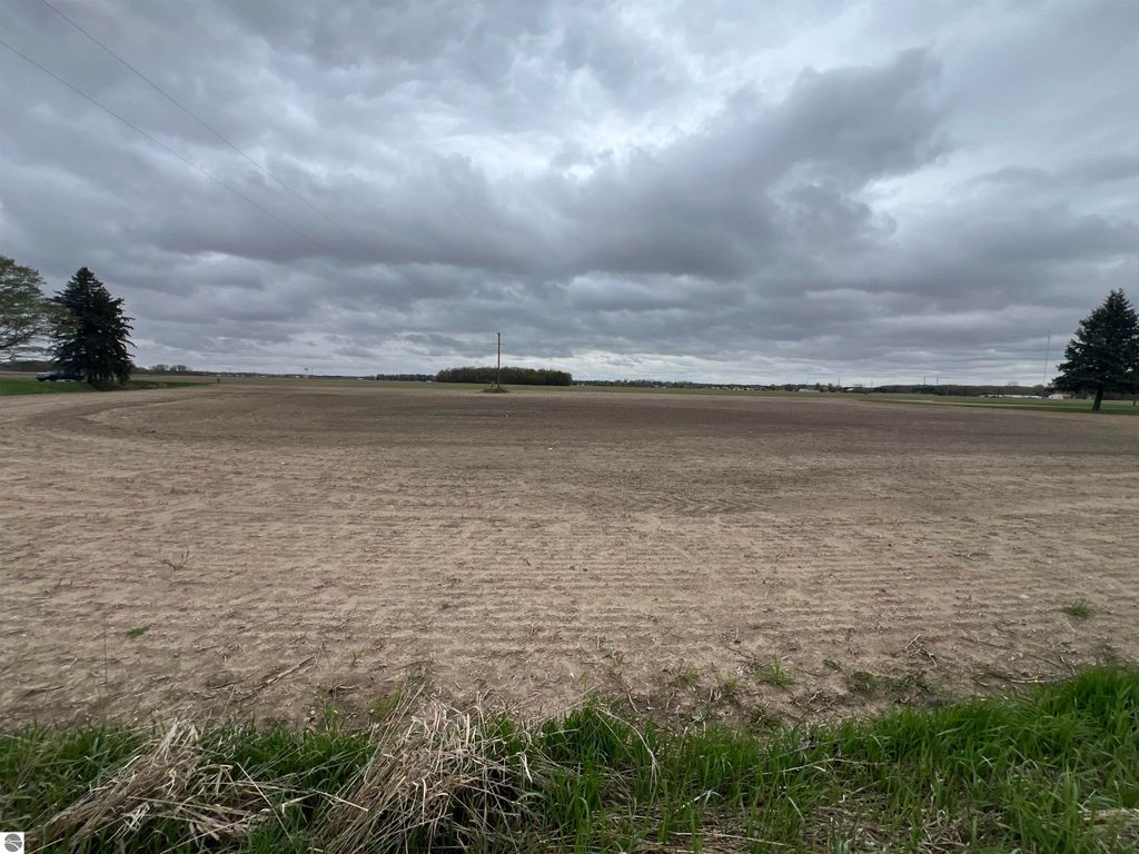 Image 4 of property listing at TBD W Van Buren Road, Alma, MI 48801