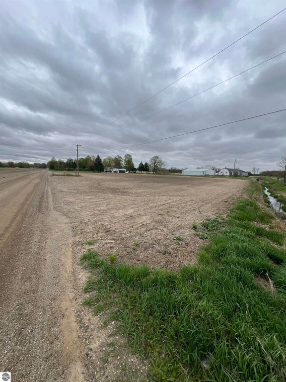 Image 5 of property listing at TBD W Van Buren Road, Alma, MI 48801