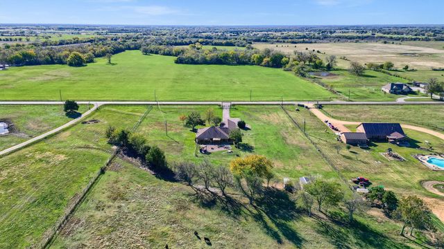 239 W Line Road, Whitesboro, TX 76273