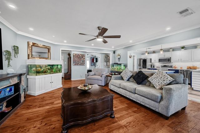 239 W Line Road, Whitesboro, TX 76273