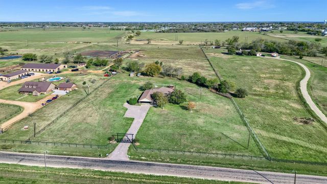 239 W Line Road, Whitesboro, TX 76273
