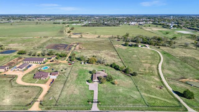 239 W Line Road, Whitesboro, TX 76273