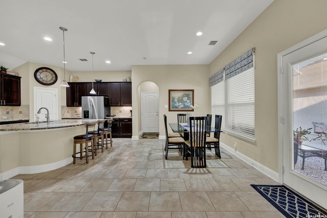 2079 PECAN BND, New Braunfels, TX 78130