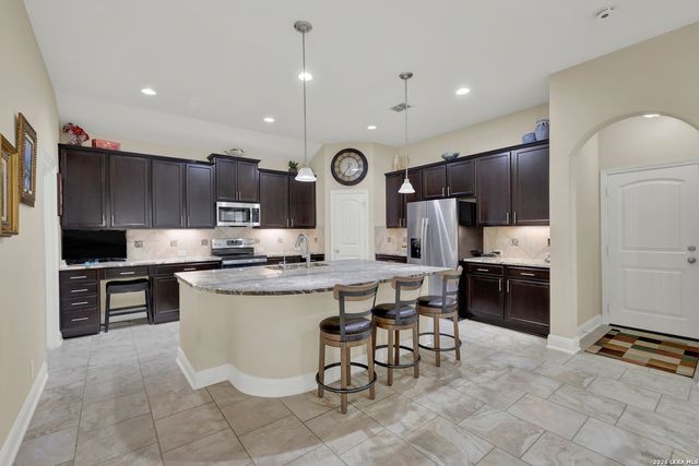 2079 PECAN BND, New Braunfels, TX 78130