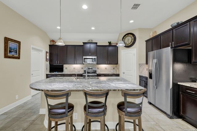 2079 PECAN BND, New Braunfels, TX 78130