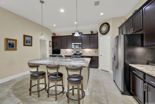 2079 PECAN BND, New Braunfels, TX 78130