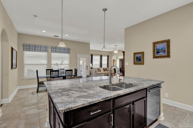 2079 PECAN BND, New Braunfels, TX 78130