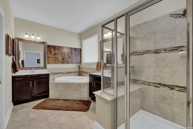 2079 PECAN BND, New Braunfels, TX 78130