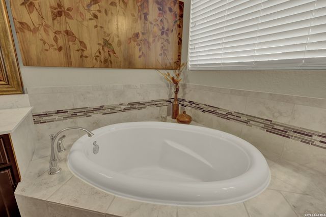 2079 PECAN BND, New Braunfels, TX 78130