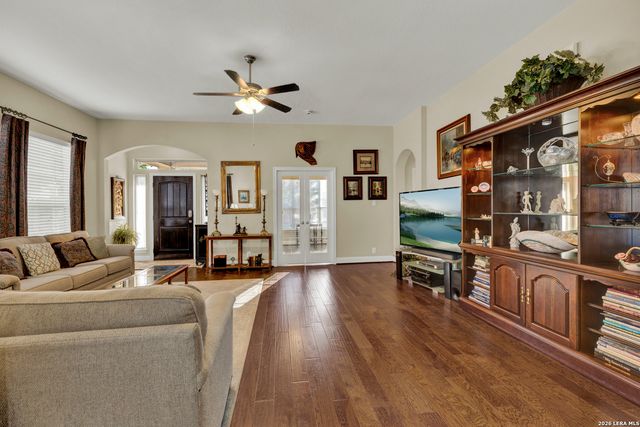 2079 PECAN BND, New Braunfels, TX 78130