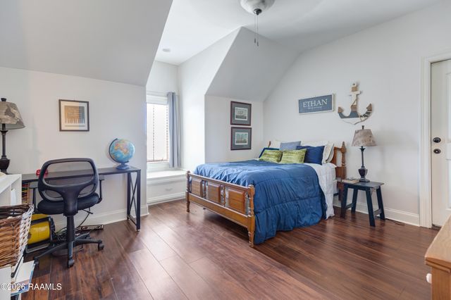 213 Golden Cypress Drive, Youngsville, LA 70592