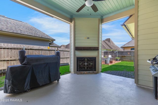 213 Golden Cypress Drive, Youngsville, LA 70592