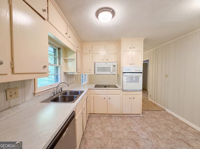 3722 Lindley Circle, Powder Springs, GA 30127