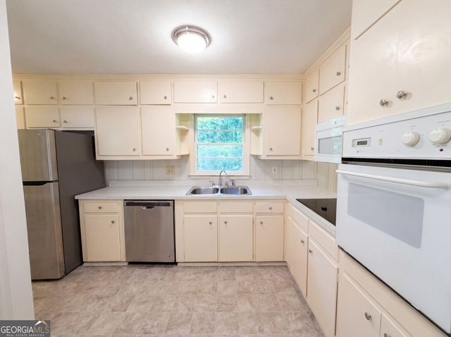 3722 Lindley Circle, Powder Springs, GA 30127