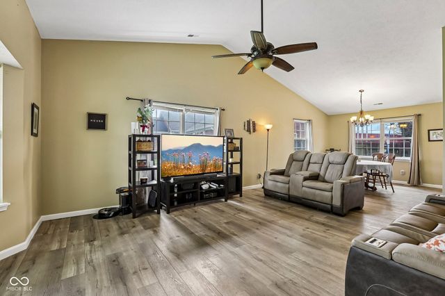 102 Westview Place, Bargersville, IN 46106