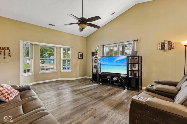 102 Westview Place, Bargersville, IN 46106