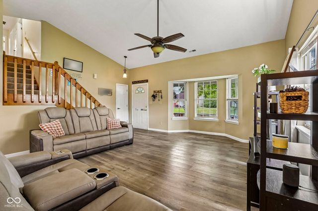 102 Westview Place, Bargersville, IN 46106