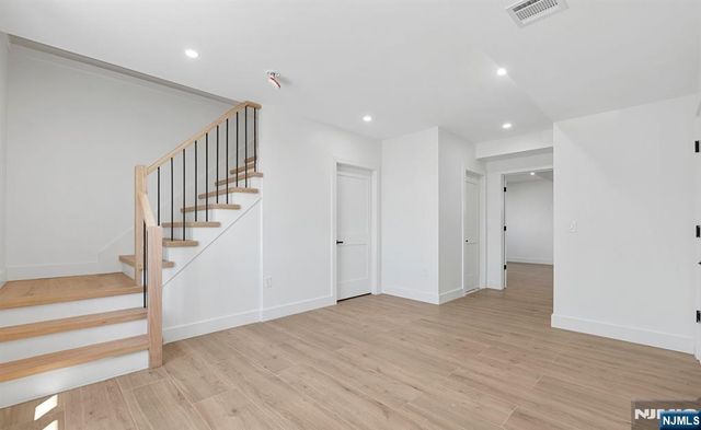 853 Pleasantview Terrace 1, Ridgefield, NJ 07657