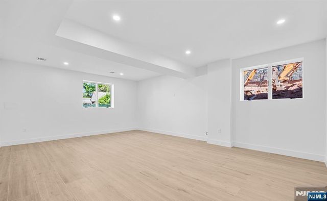 853 Pleasantview Terrace 1, Ridgefield, NJ 07657