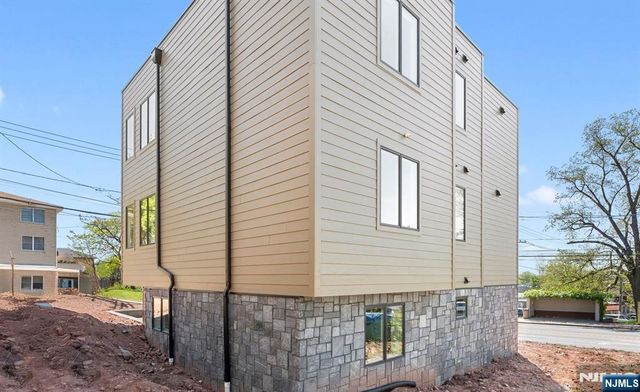 853 Pleasantview Terrace 1, Ridgefield, NJ 07657