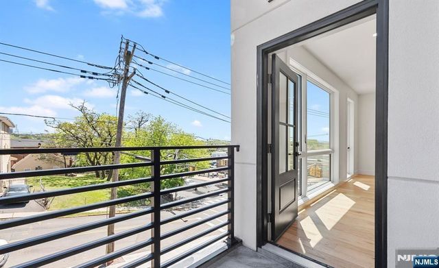 853 Pleasantview Terrace 1, Ridgefield, NJ 07657