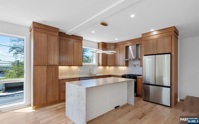 853 Pleasantview Terrace 1, Ridgefield, NJ 07657