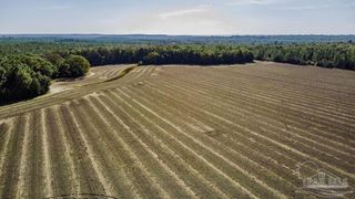 2A Segrest Rd, Pace, FL 32571