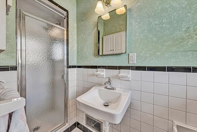 3320 Melody AVE, Roanoke, VA 24018
